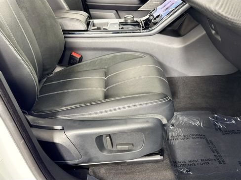 Used 2019 Land Rover Range Rover Velar R-Dynamic SE image 37