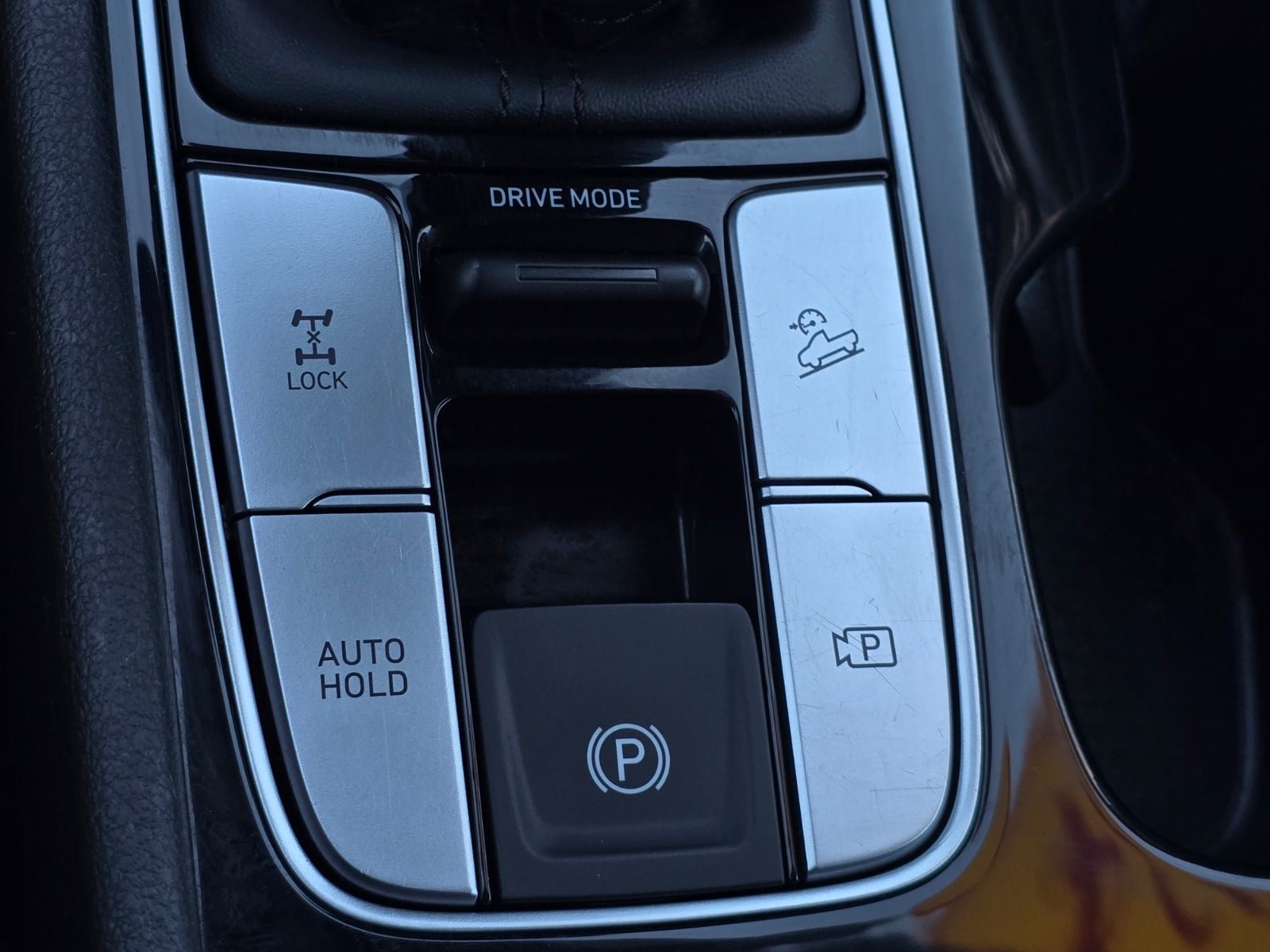 Used 2024 Hyundai Santa Cruz SE AWD/4WD image 23