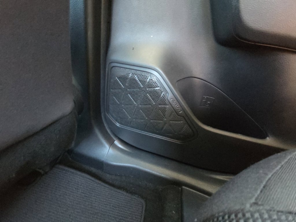 Used 2020 Toyota RAV4 LE FWD image 18