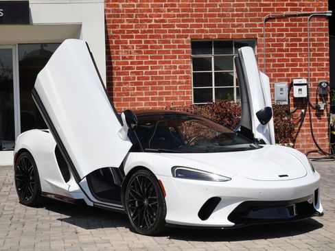 Used 2023 McLaren GT RWD image 16