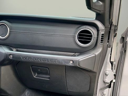 Certified 2021 Jeep Wrangler Unlimited Rubicon 4xe w/ Cold Weather Group AWD/4WD image 21