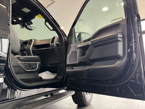 Used 2018 Ford F150 Raptor w/ Equipment Group 802A Luxury image 41