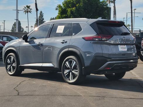 Used 2023 Nissan Rogue SL w/ SL Premium Package FWD image 2