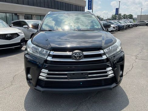 Used 2017 Toyota Highlander Limited AWD/4WD image 2