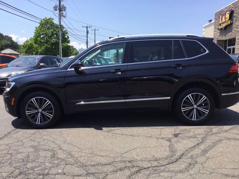 Used 2018 Volkswagen Tiguan SEL AWD/4WD image 11