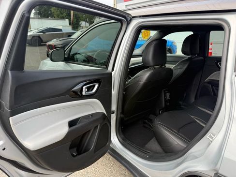 Used 2025 Jeep Compass Limited AWD/4WD image 44