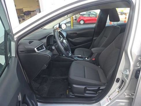 Used 2026 Toyota Corolla LE w/ LE Premium Package FWD image 19