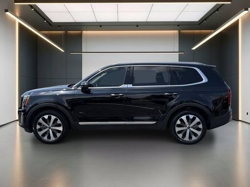 Used 2022 Kia Telluride S FWD image 2