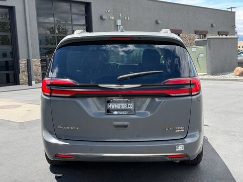 Used 2021 Chrysler Pacifica Limited w/ Premium & Safety Sphere Group AWD/4WD image 4