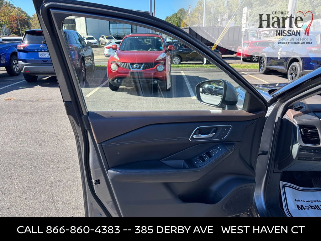 Certified 2022 Nissan Rogue Platinum w/ Head-Up Display Package AWD/4WD image 10