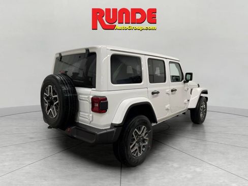 Used 2025 Jeep Wrangler Unlimited Sahara AWD/4WD image 6