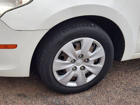 Used 2010 Hyundai Elantra GLS image 22