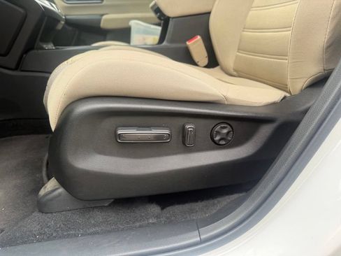 Used 2021 Honda CR-V EX image 4