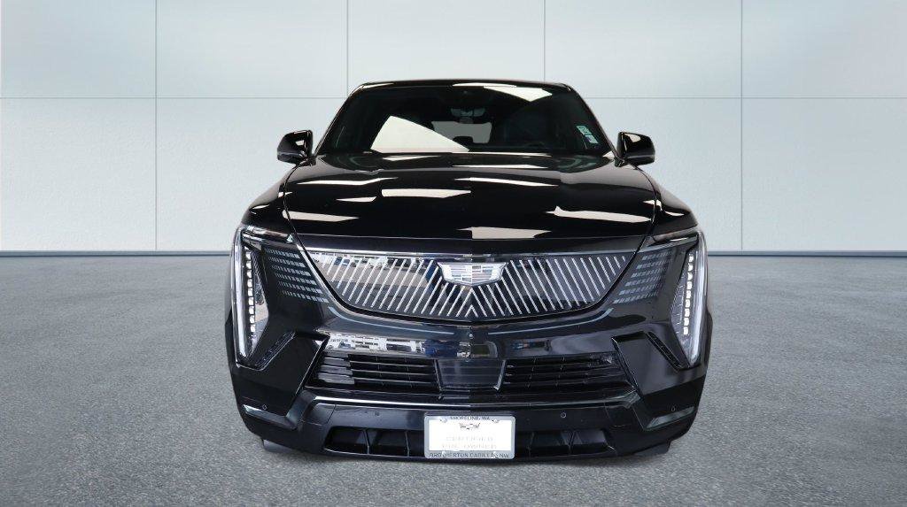 Certified 2025 Cadillac Escalade IQ Sport 2 w/ LPO, ONYX Package AWD/4WD image 11