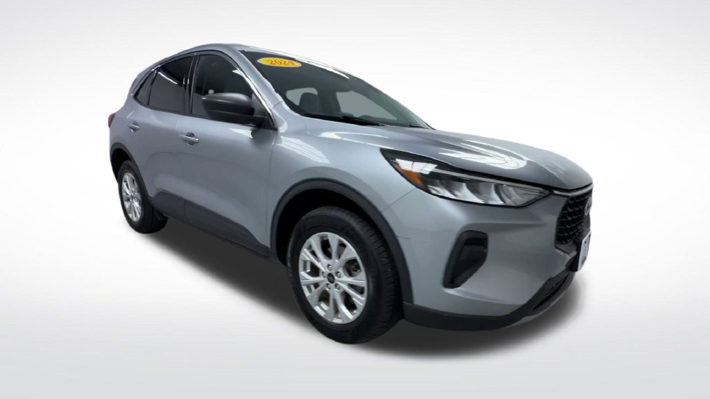 Used 2024 Ford Escape Active AWD/4WD image 2