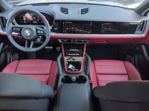 Certified 2025 Porsche Cayenne S AWD/4WD image 22