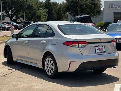 Used 2024 Toyota Corolla LE FWD image 6