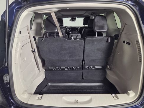 Certified 2018 Chrysler Pacifica Limited w/ Advanced Safetytec Group image 27