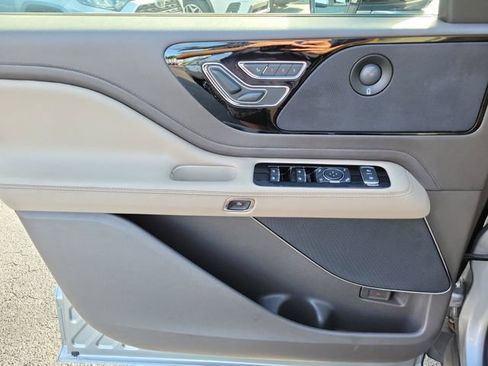 Used 2022 Lincoln Aviator Reserve w/ Class IV Trailer Tow Package RWD image 21