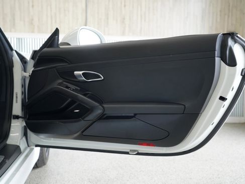 Used 2016 Porsche Boxster image 33