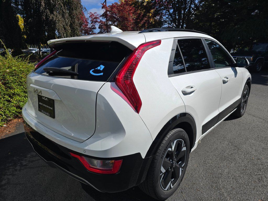 Certified 2023 Kia Niro Wind w/ Wind Preserve Package FWD image 4