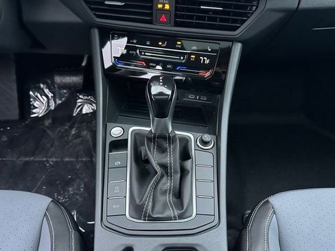 New 2026 Volkswagen Jetta SE image 32