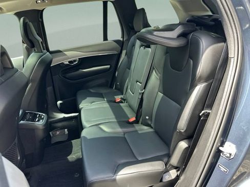 Used 2022 Volvo XC90 T5 Momentum w/ Climate Package AWD/4WD image 15