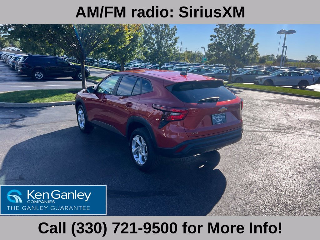 Used 2024 Chevrolet Trax LS w/ LS Convenience Package FWD image 14