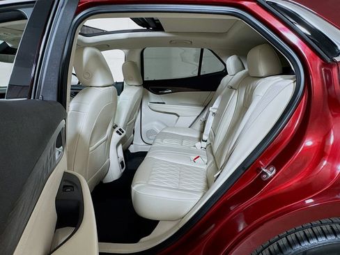 Certified 2022 Buick Envision Avenir w/ Technology Package II FWD image 24