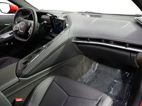 Used 2024 Chevrolet Corvette Stingray Coupe RWD image 15
