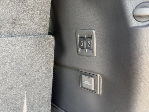Used 2024 Lexus GX 550 w/ Accessory Package (31) AWD/4WD image 40