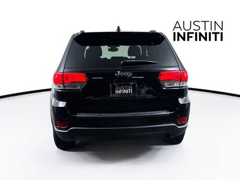 Used 2017 Jeep Grand Cherokee Laredo w/ Quick Order Package 2BE image 6