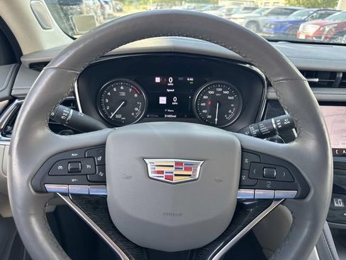 Used 2023 Cadillac XT6 Premium Luxury w/ Technology Package FWD image 28