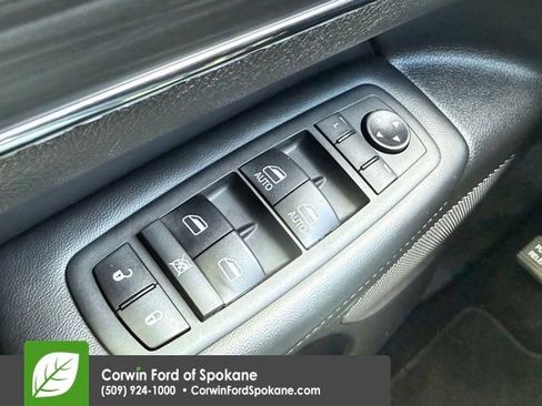 Used 2020 Jeep Grand Cherokee Limited AWD/4WD image 20
