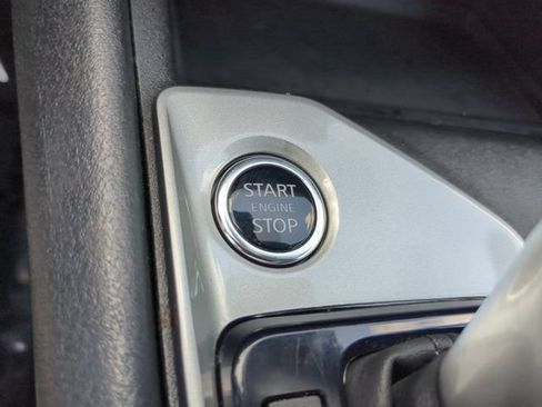 Used 2025 Nissan Altima 2.5 SV FWD image 30