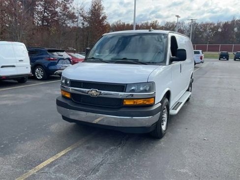 Used 2024 Chevrolet Express 2500 w/ Driver Convenience Package image 3