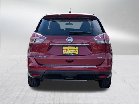 Used 2015 Nissan Rogue S w/ S Family Package AWD/4WD image 4