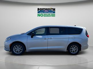 Used 2024 Chrysler Pacifica Touring-L FWD video 2