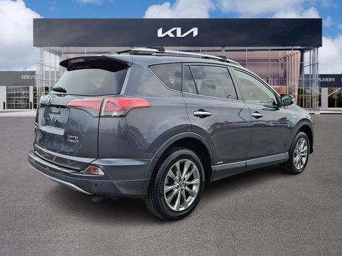 Used 2018 Toyota RAV4 Limited AWD/4WD image 6