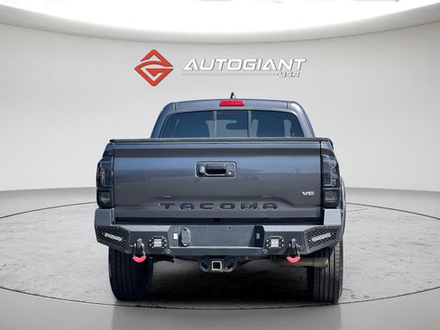 Used 2022 Toyota Tacoma TRD Sport w/ TRD Premium Sport Package AWD/4WD image 6