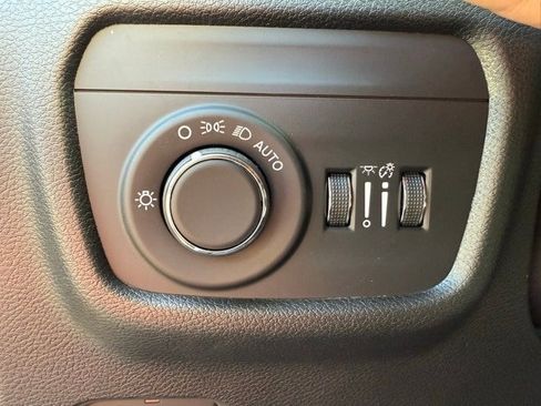 New 2025 Jeep Grand Cherokee Laredo X w/ Luxury Tech Group I image 14