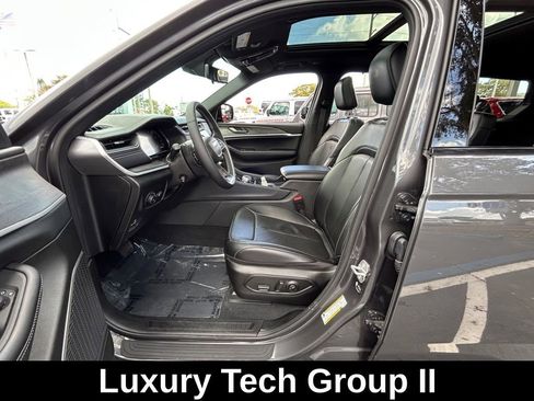 Used 2025 Jeep Grand Cherokee L Limited w/ Luxury Tech Group II image 16