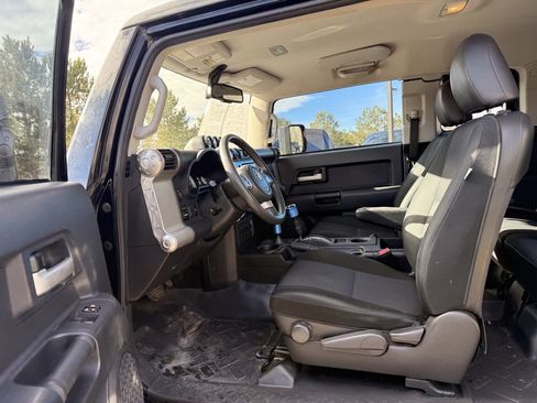 Used 2012 Toyota FJ Cruiser Base image 9