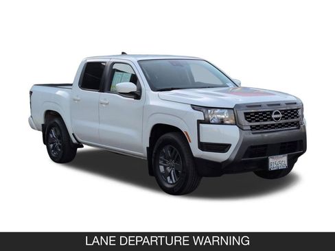 Certified 2025 Nissan Frontier SV RWD image 2