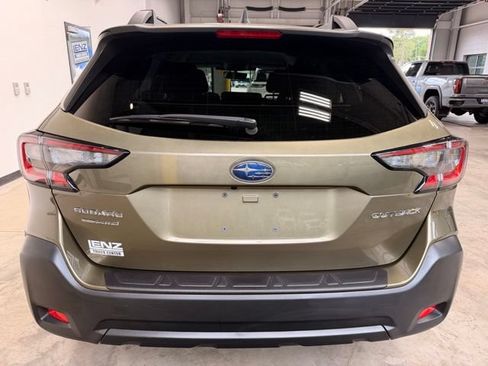 Used 2025 Subaru Outback Premium AWD/4WD image 6