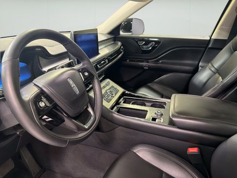 Used 2023 Lincoln Aviator 2WD w/ Premium Package image 14