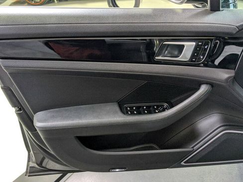 Used 2017 Porsche Panamera 4S w/ Premium Package Plus image 30