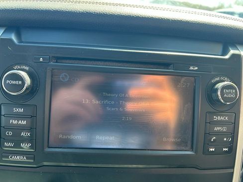 Used 2017 Nissan Titan Platinum Reserve image 21