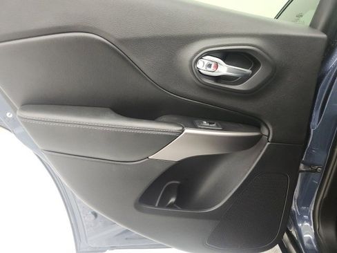 Used 2020 Jeep Cherokee Latitude image 13