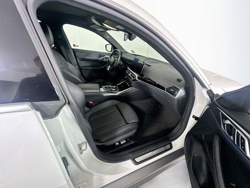 Used 2024 BMW i4 eDrive40 image 32